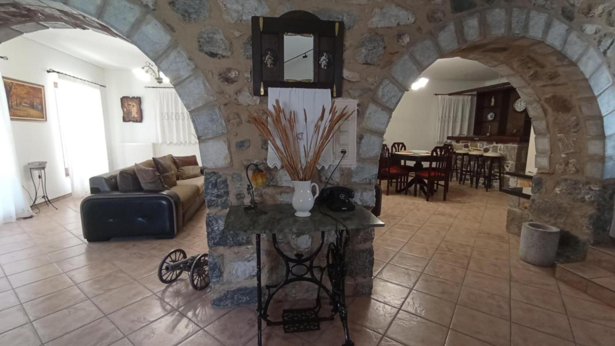 Villa Iris Мистрас Екстериор снимка