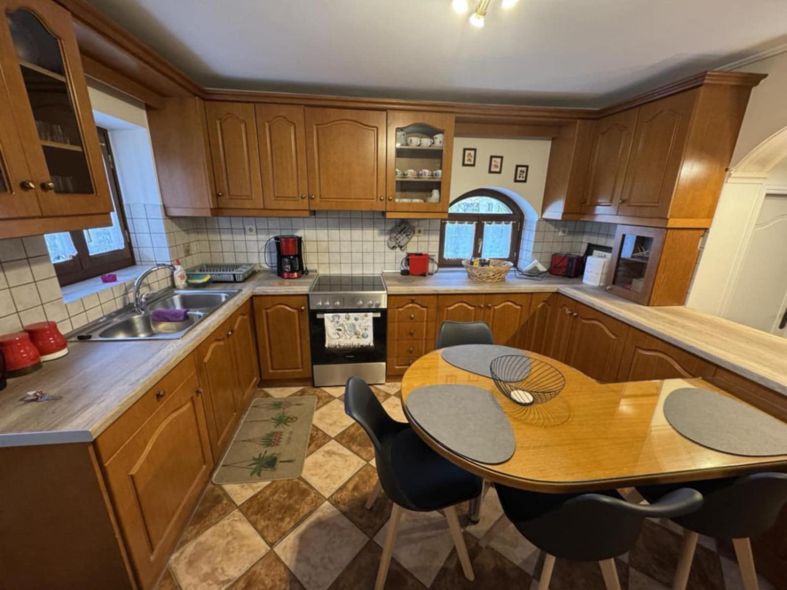 Villa Iris Мистрас Екстериор снимка