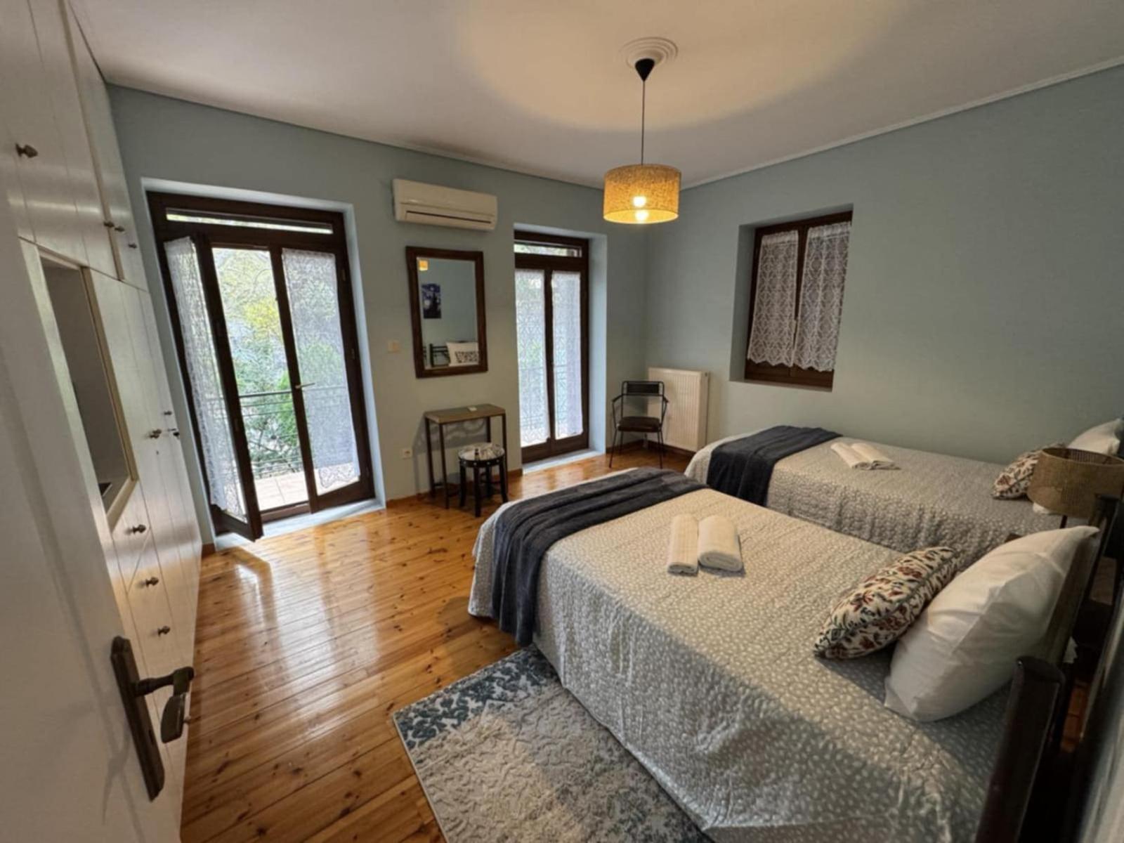Villa Iris Мистрас Екстериор снимка