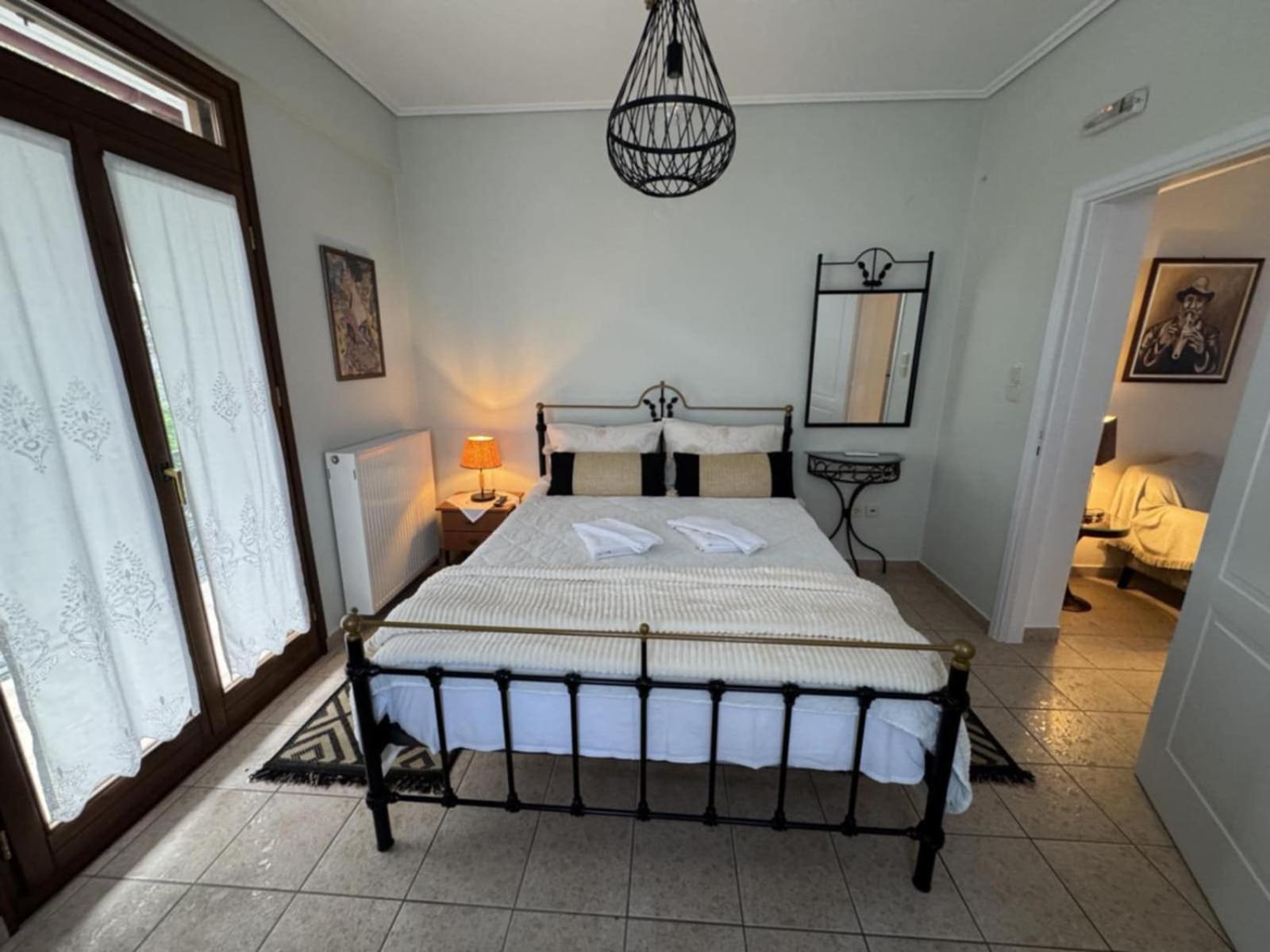 Villa Iris Мистрас Екстериор снимка